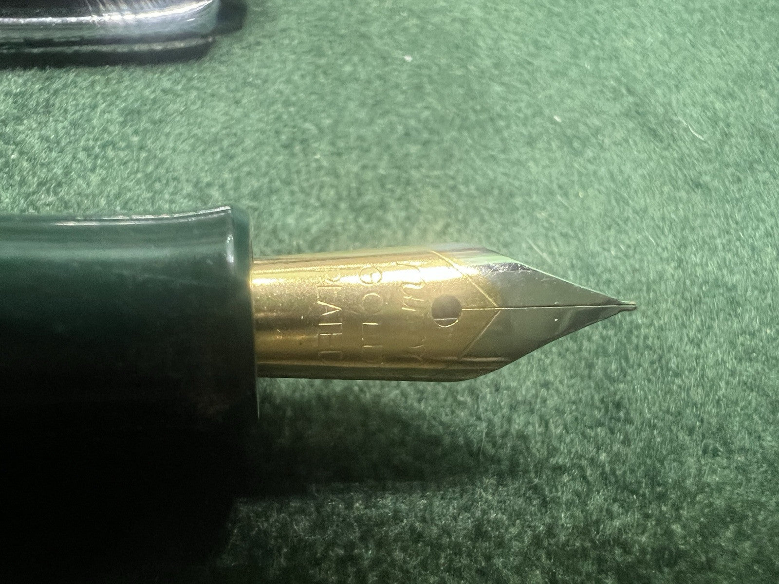🔴 ERO MINOR black green piston fountain pen writes vintage 