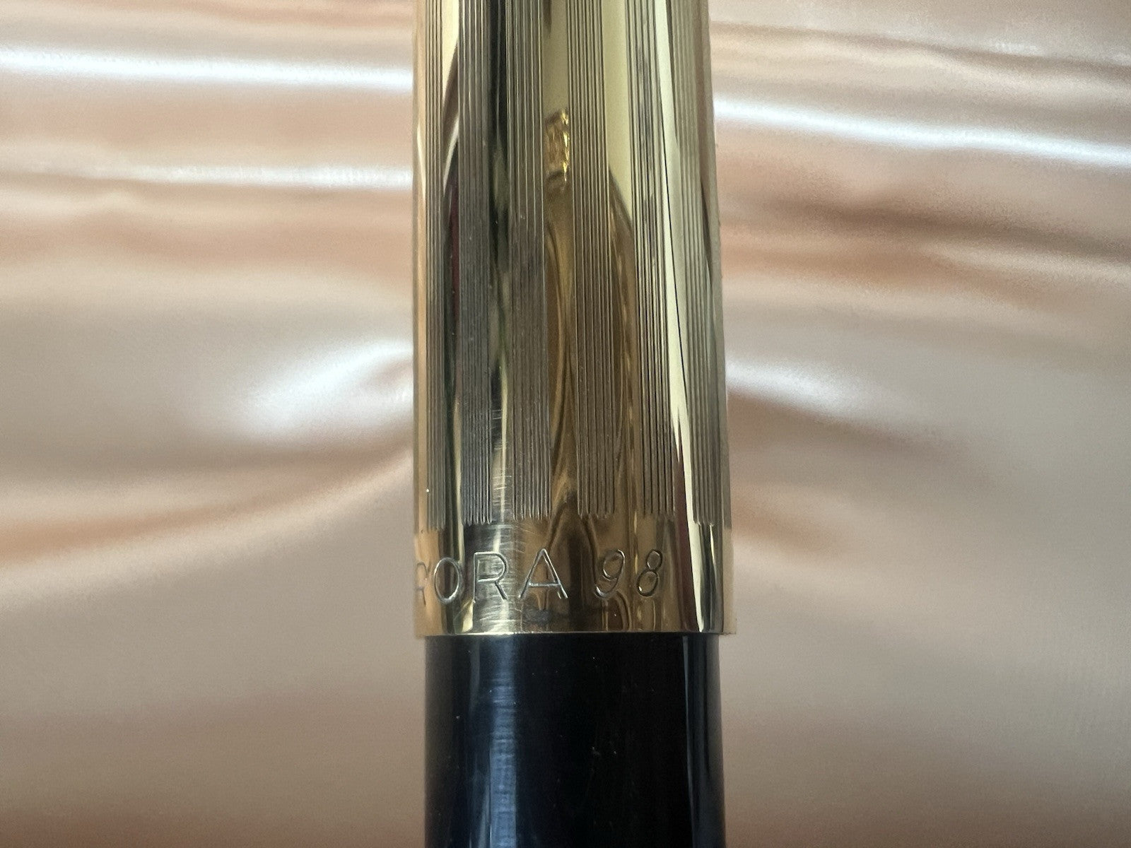 Aurora Stylo-Plume Sphère 98 Noire Et Plaqué Or 22 KT Utilisé Garantie Écrit