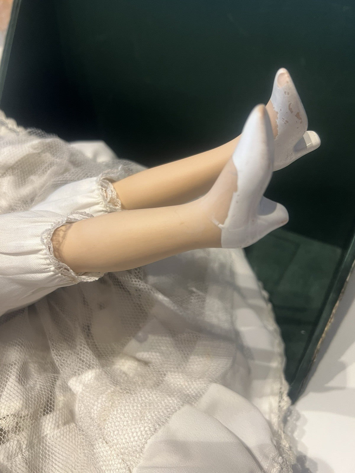 Poupée Porcelaine Robe Dentelle Avec Yeux Bleus Boucles Blondes Vintage H 53