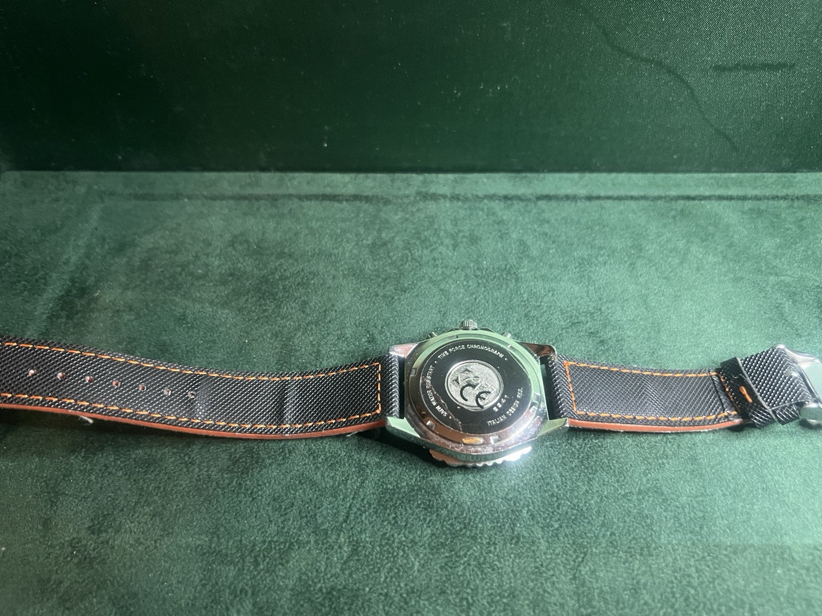 🔴 TIME FORCE Herren-Chronograph mit orangefarbenem Zifferblatt und drehbarer Lünette 