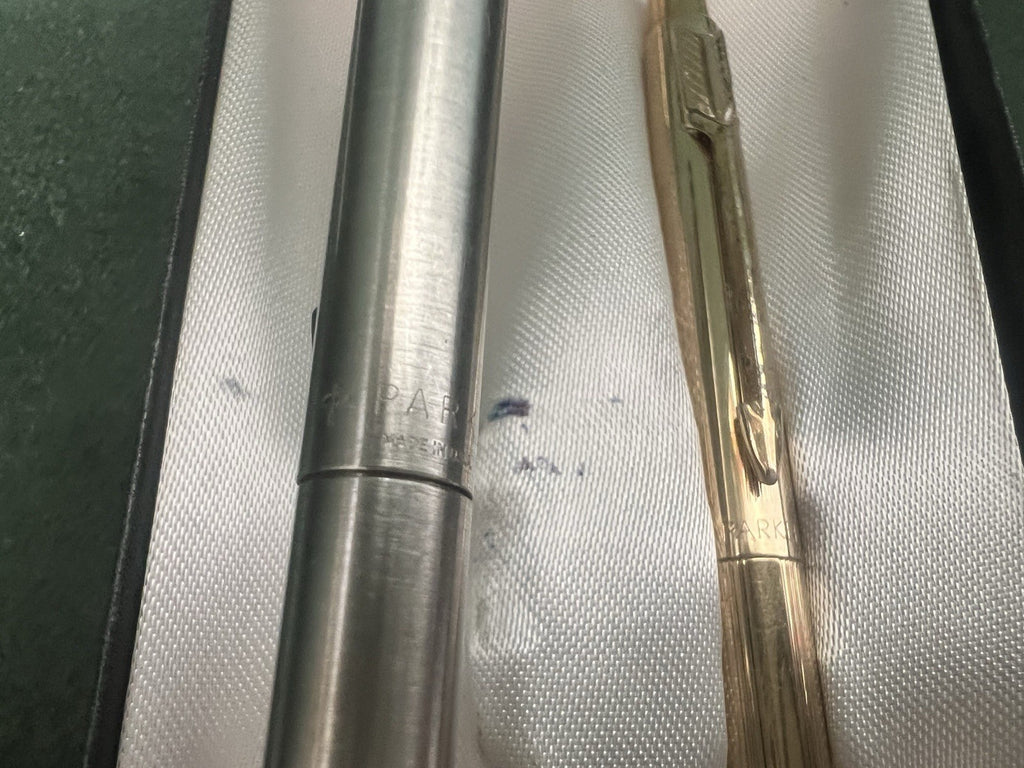 🔴 PARKER Imperial Kugelschreiber in klassischem Gold und Chrom, inklusive Etui 1 