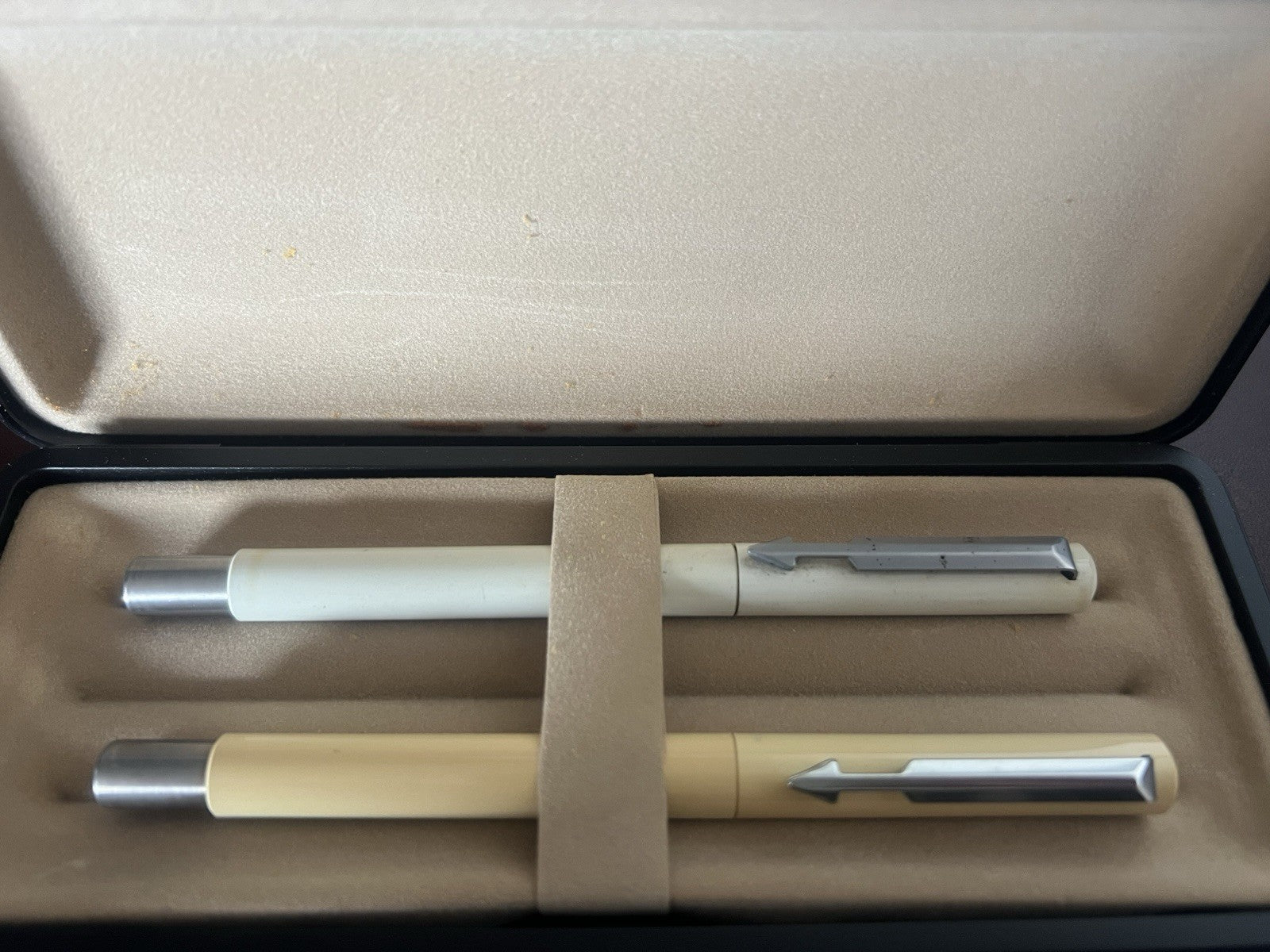 🔴 PARKER Vector Füllfederhalter und weißer Kugelschreiber schreiben im Vintage-Stil 