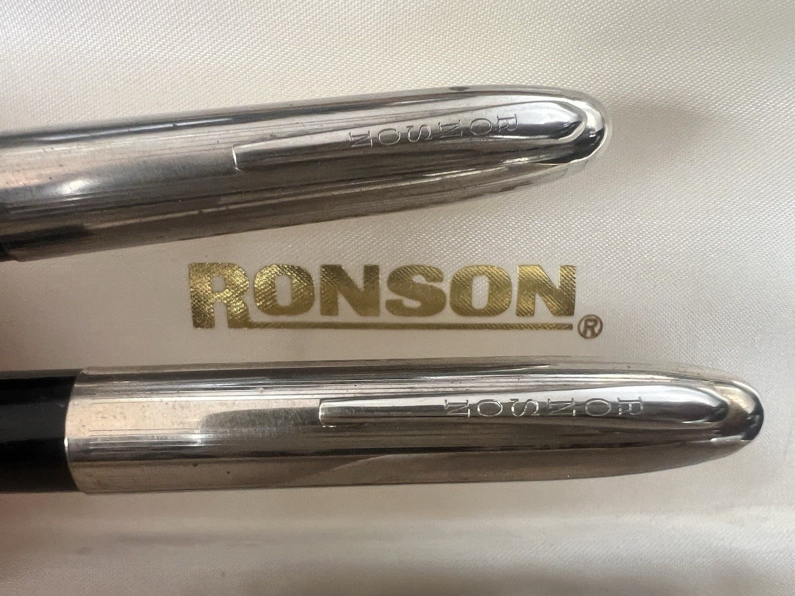 Ronson Stylo-Plume Stylo à Plume Sac À Pression Sphère Capuchons Or Vintage 50